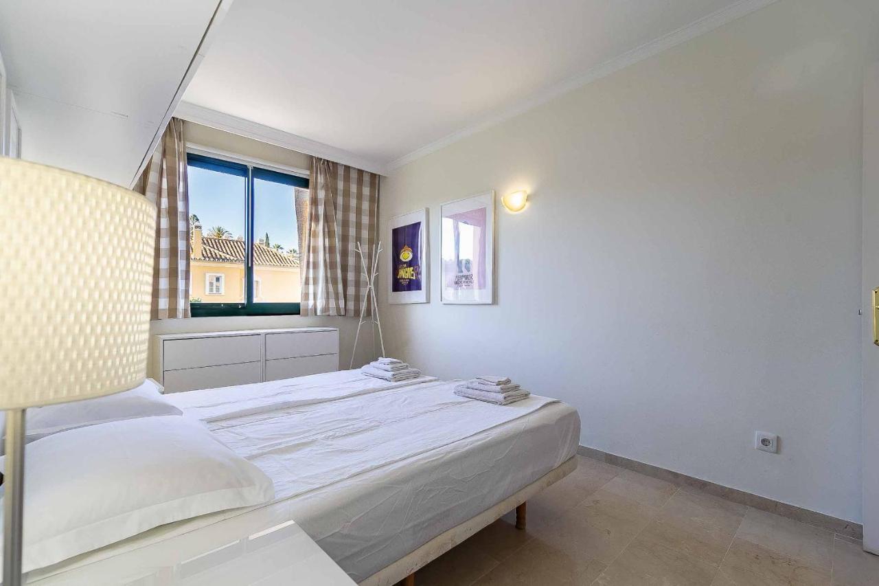 75-apartment With Views In Elviria, *