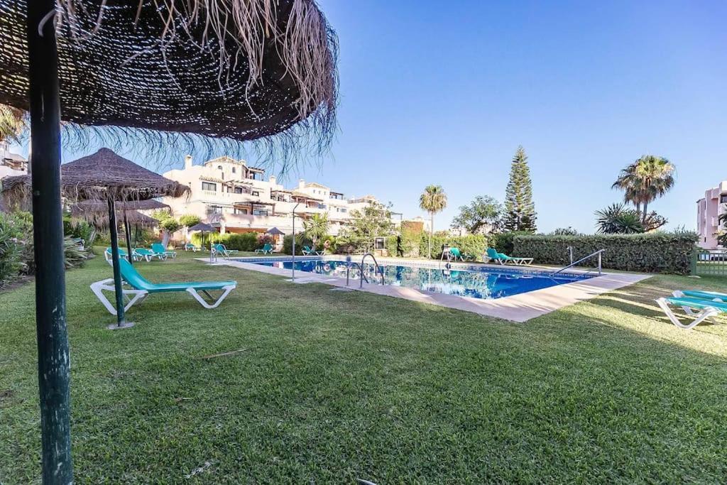 75-apartment With Views In Elviria, Apartment