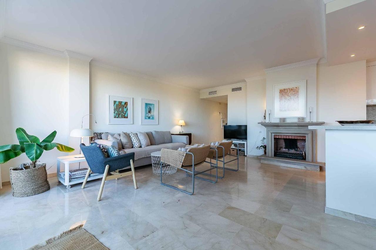 75-apartment With Views In Elviria, * Marbella