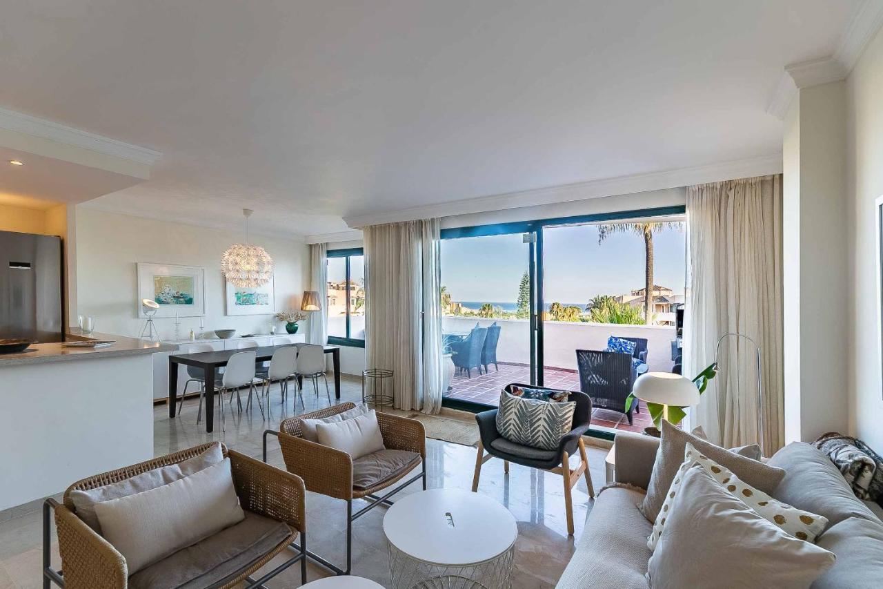 75-apartment With Views In Elviria, *