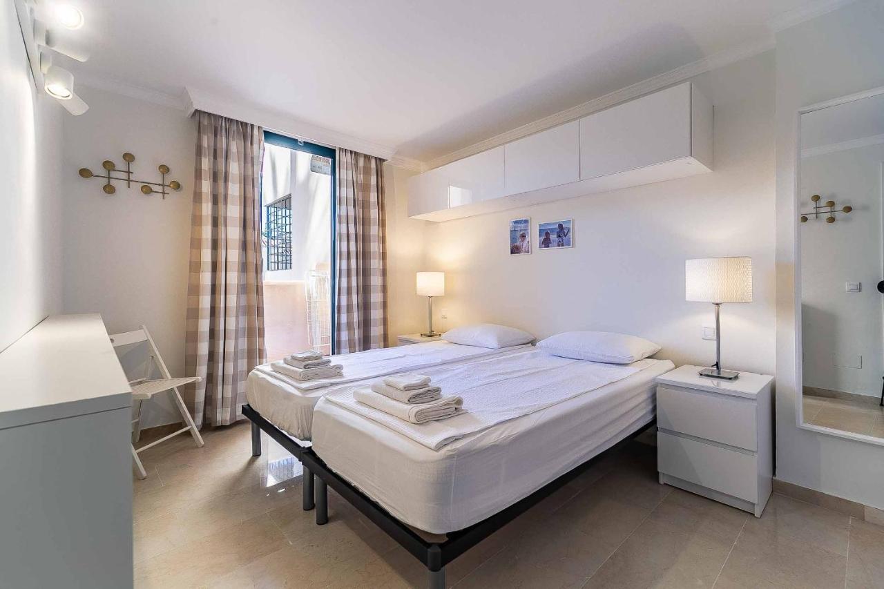 75-apartment With Views In Elviria, * Marbella