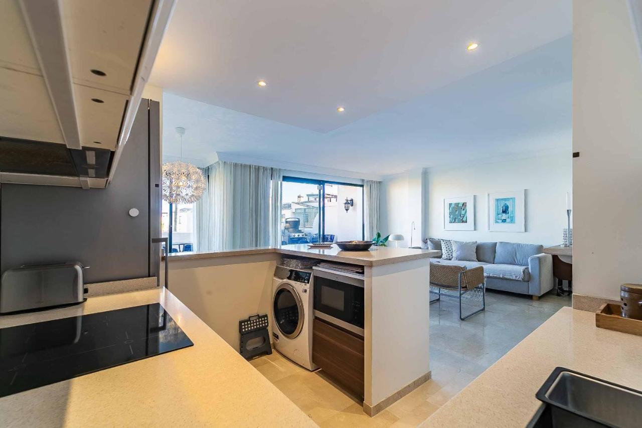 75-apartment With Views In Elviria, * Marbella