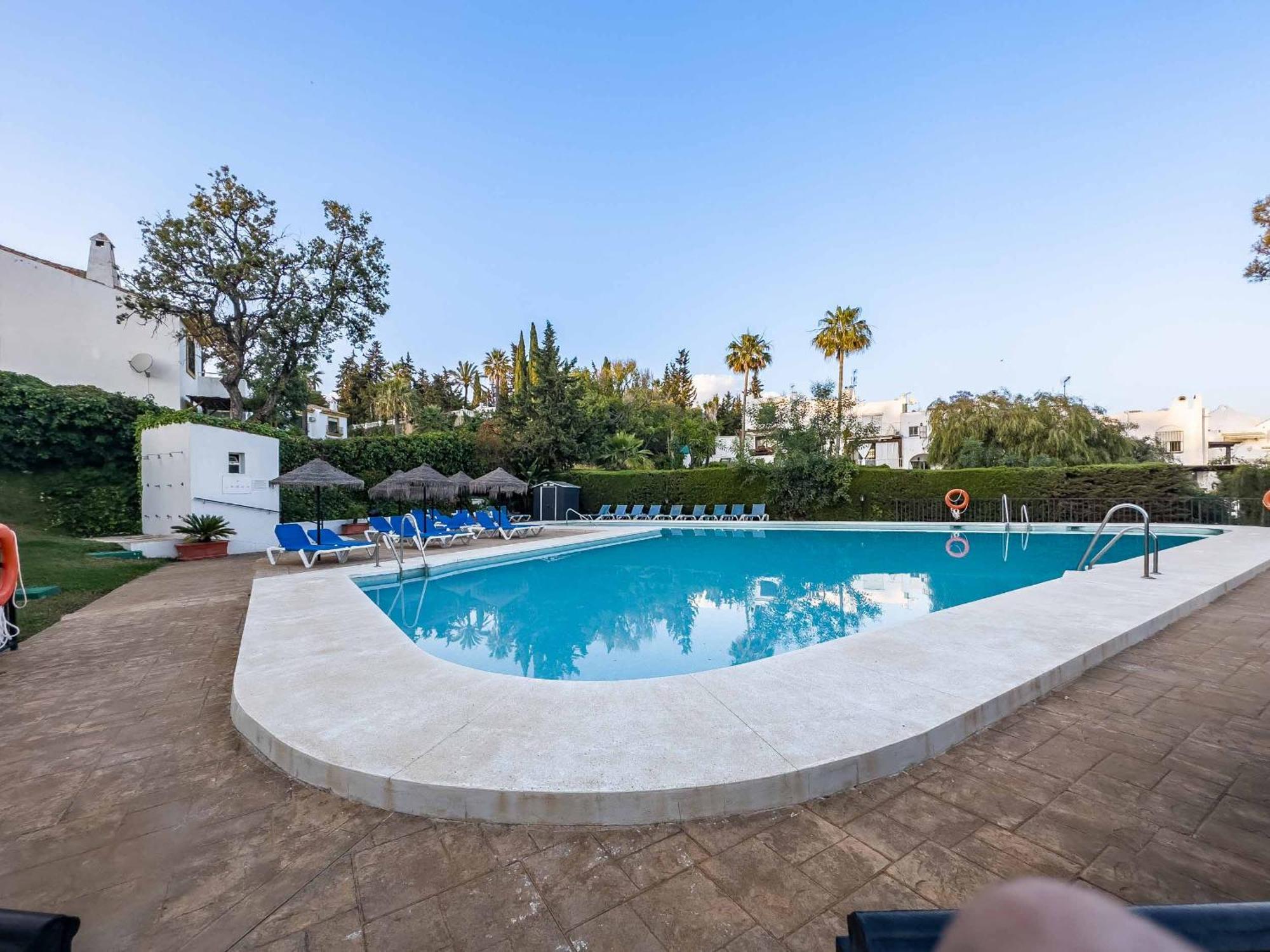 Apartment 75-apartment With Views In Elviria, Marbella