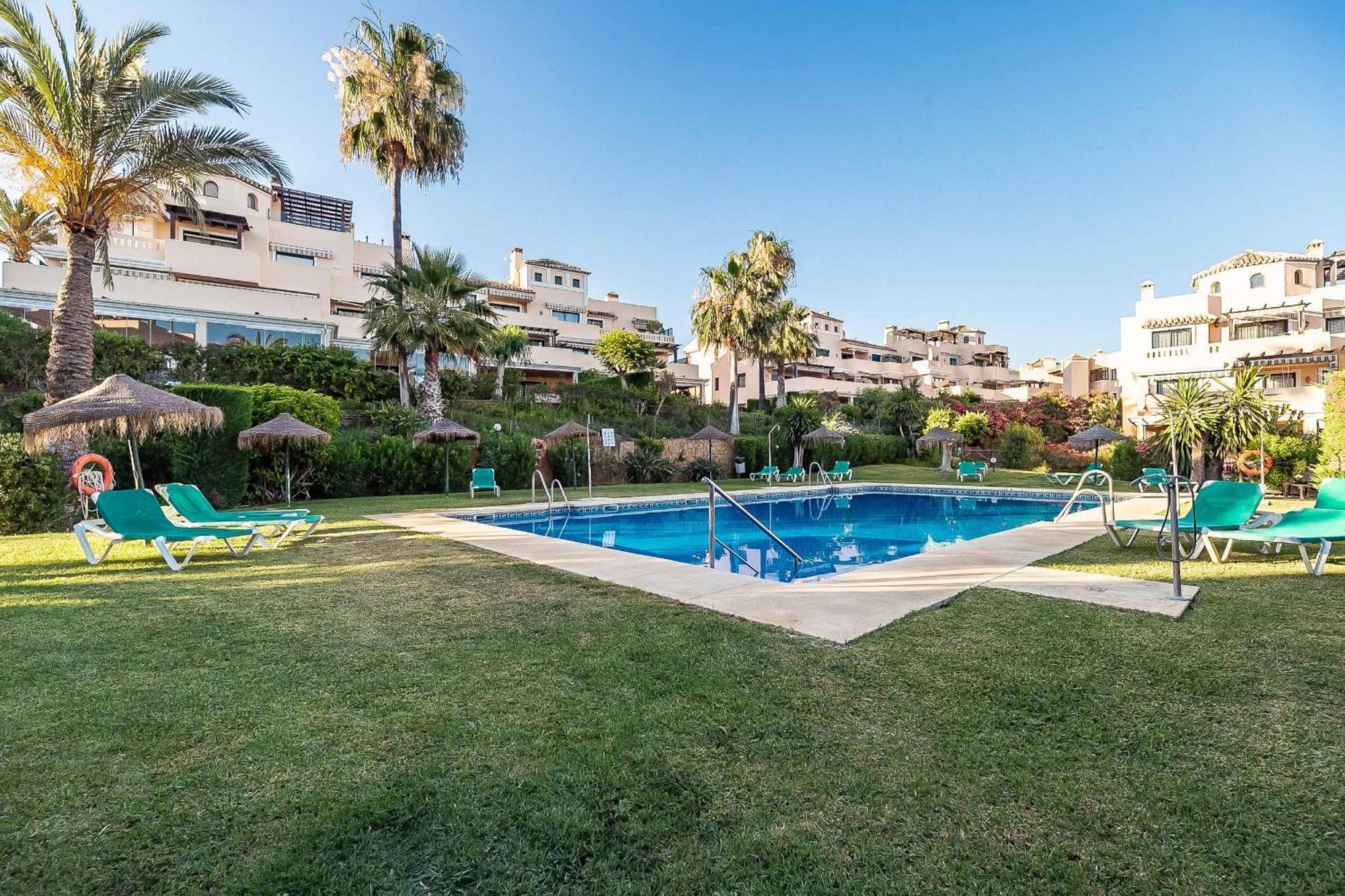 Apartment 75-apartment With Views In Elviria, *