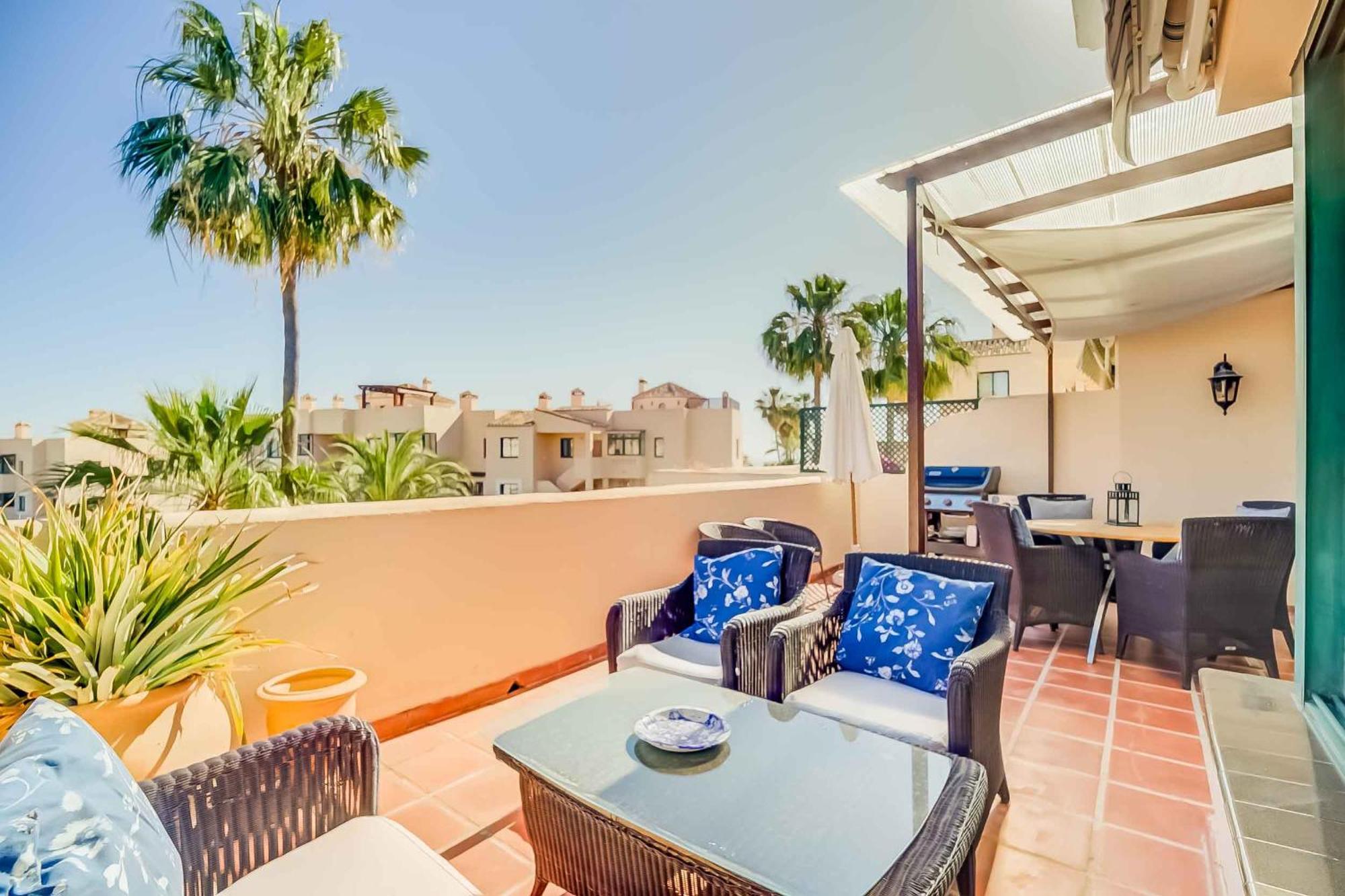 75-apartment With Views In Elviria, Marbella