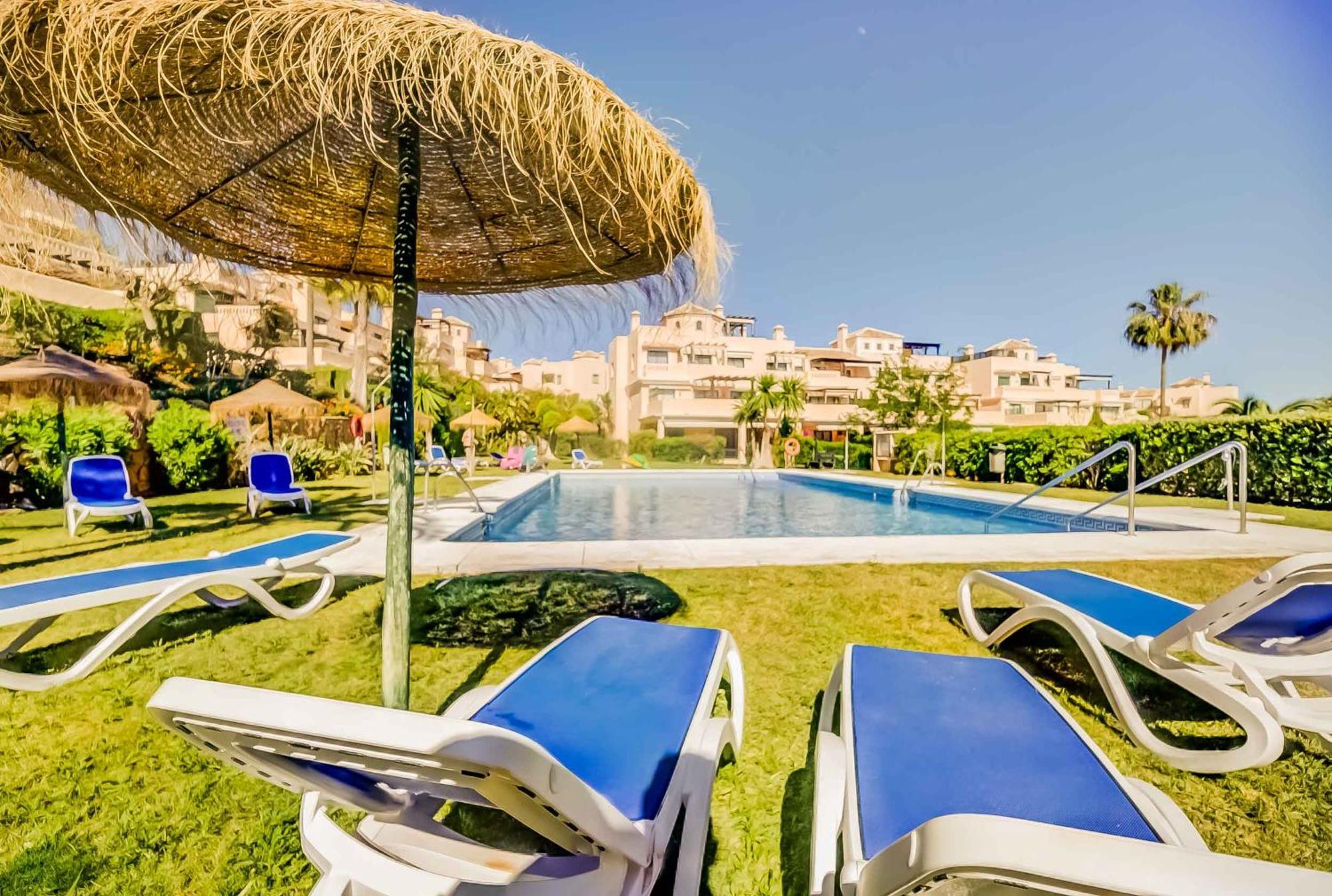 75-apartment With Views In Elviria, * Marbella