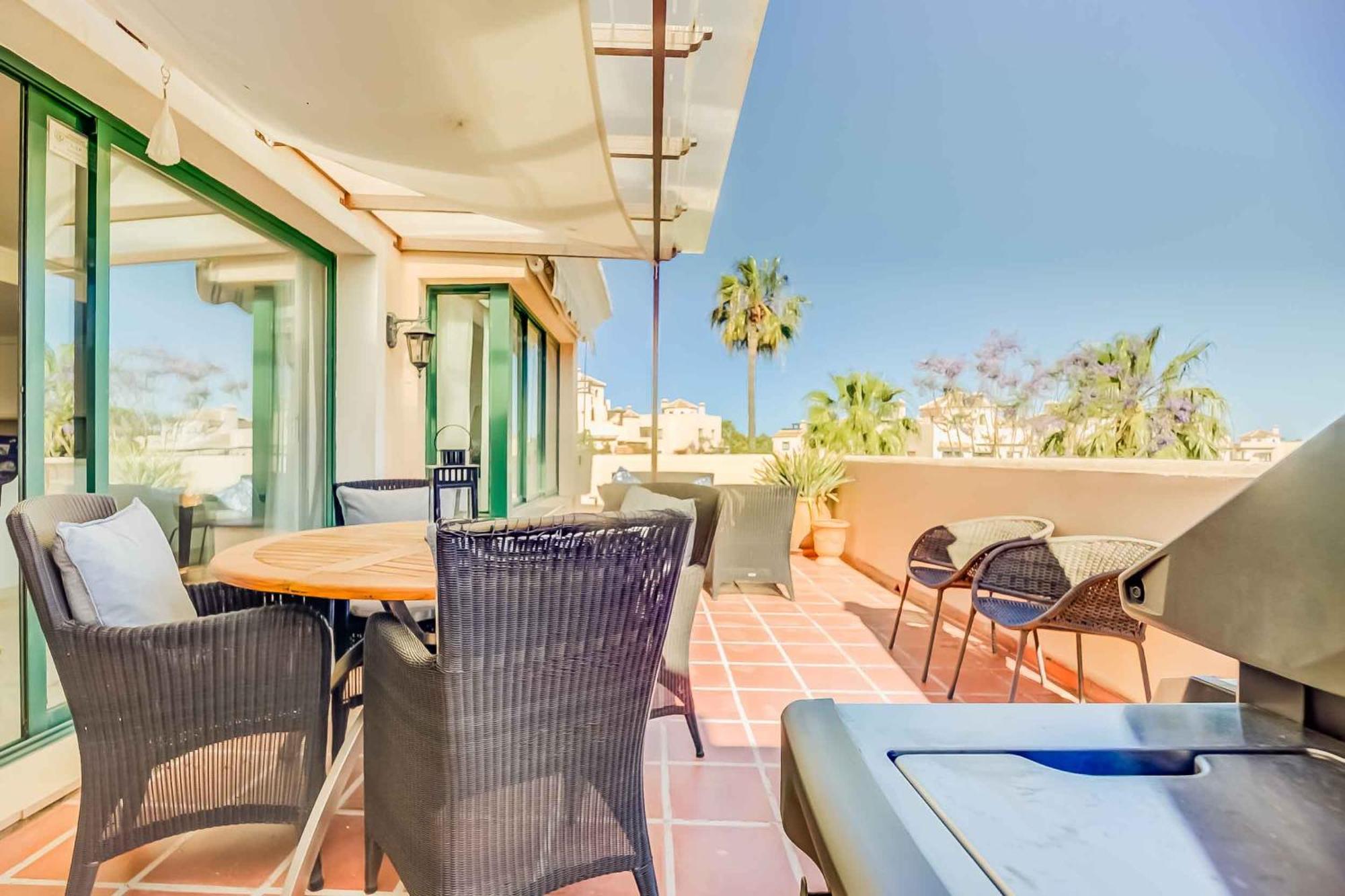 75-apartment With Views In Elviria, *